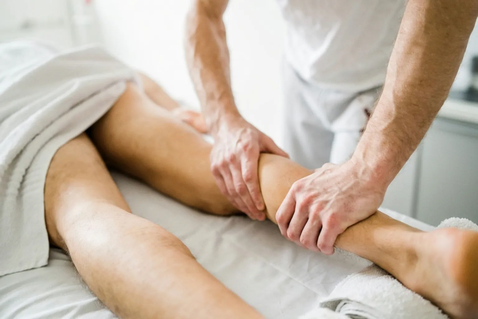 Manuelle Lymphdrainage: Wirkungsweise und evidenzbasierte Standards in der Therapie